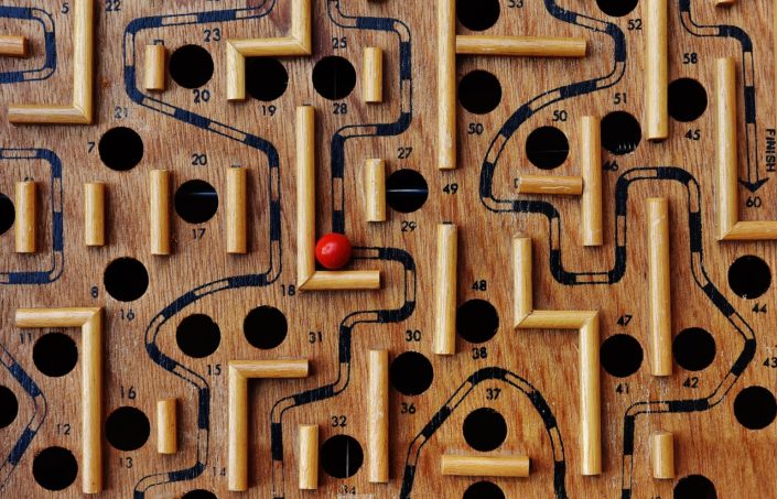 labyrinth-1738039_1280
